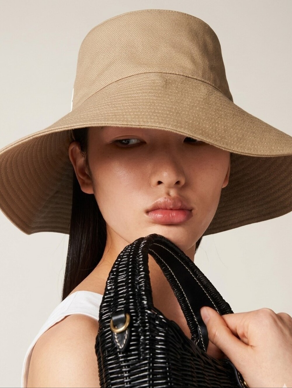 🔥NEW‼️✨️ MIU MIU ✨️ Tan Beige Wide Brim Hat w. White Logo - Women Men Unisex - Picture 9 of 15